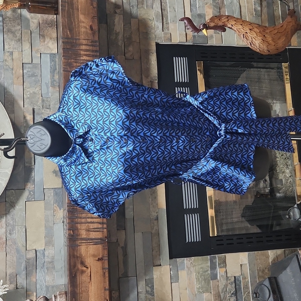 Dress Barn button-down tie waist  blouse